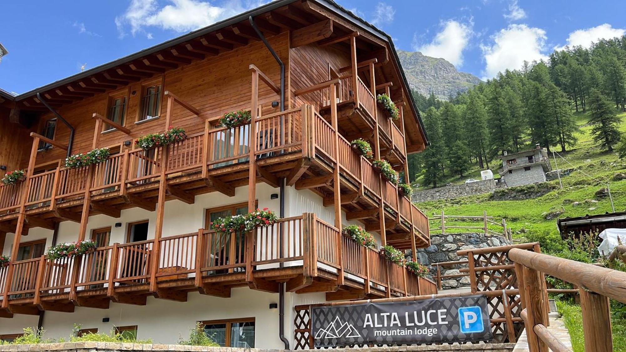 Alta Luce Mountain Lodge Грессоней-ла-Трините Экстерьер фото